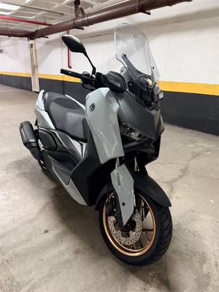 YAMAHA XMAX 300 CONNECTED ABS YAMAHA XMAX 300 CONNECTED ABS